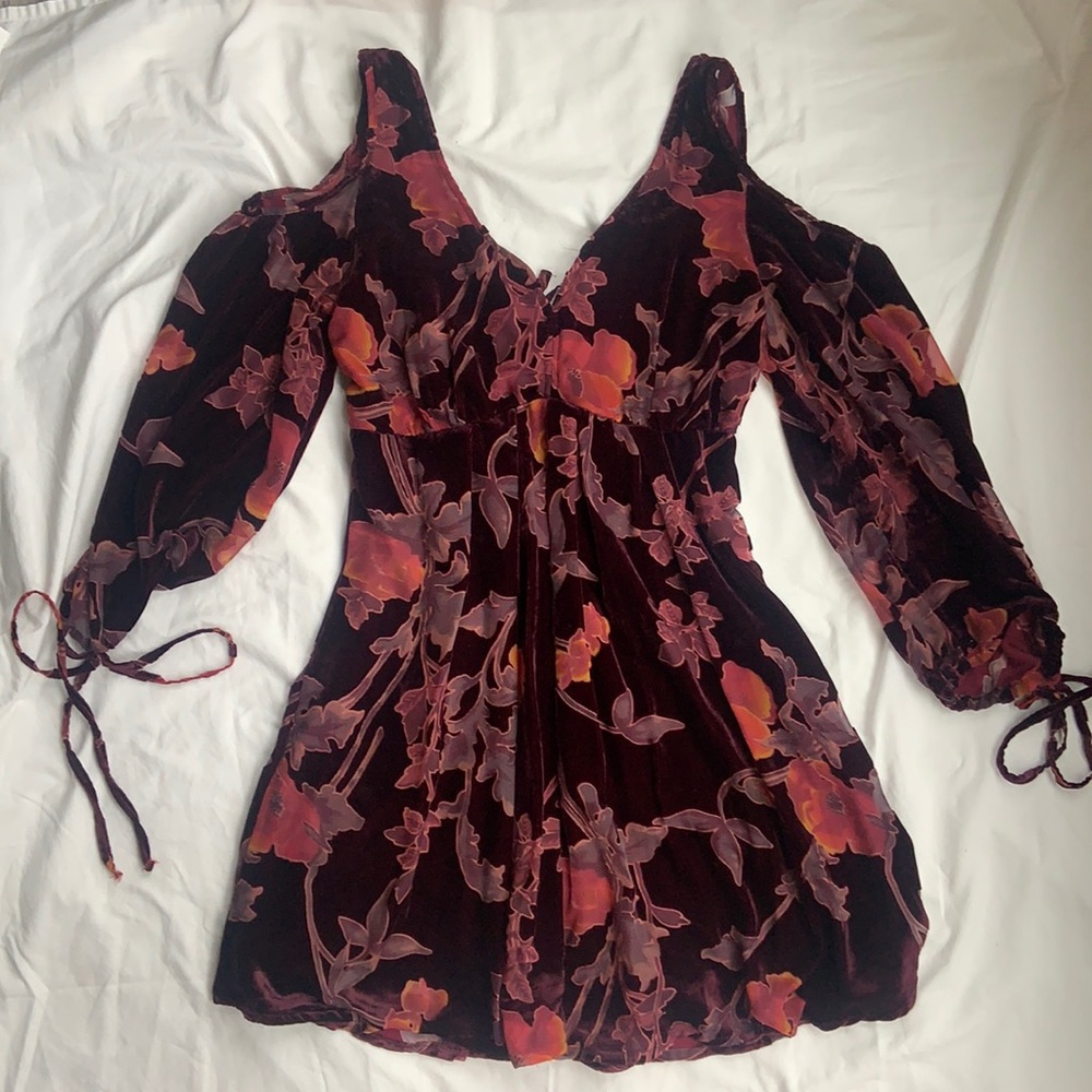 Anama Velvet long sleeve floral dress size medium